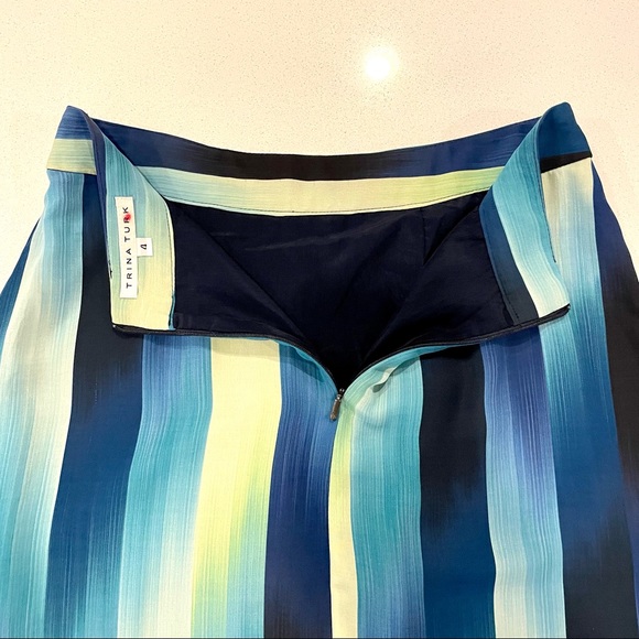 Trina Turk Blue & Green Gorgeous Knee Length Skirt! - Picture 6 of 6